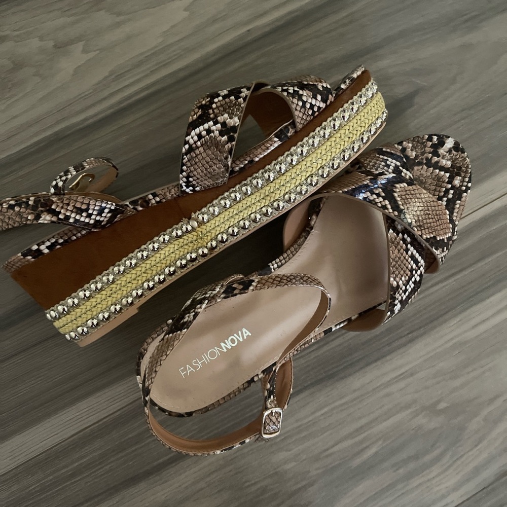 Fashion Nova sandals, size 11